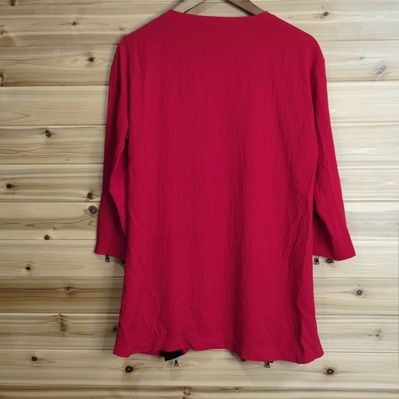 Stylish 3/4 Sleeve Top with Zipper Accents - Picture 5 of 9